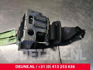 Used Rear seatbelt, left Volvo XC60 II (UZ) 2.0 T5 16V AWD Price € 150,00 Margin scheme offered by van Deijne Onderdelen Uden B.V.
