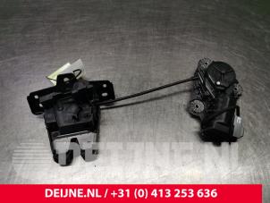 Used Tailgate lock mechanism Volvo S90 II 2.0 D5 16V AWD Price on request offered by van Deijne Onderdelen Uden B.V.