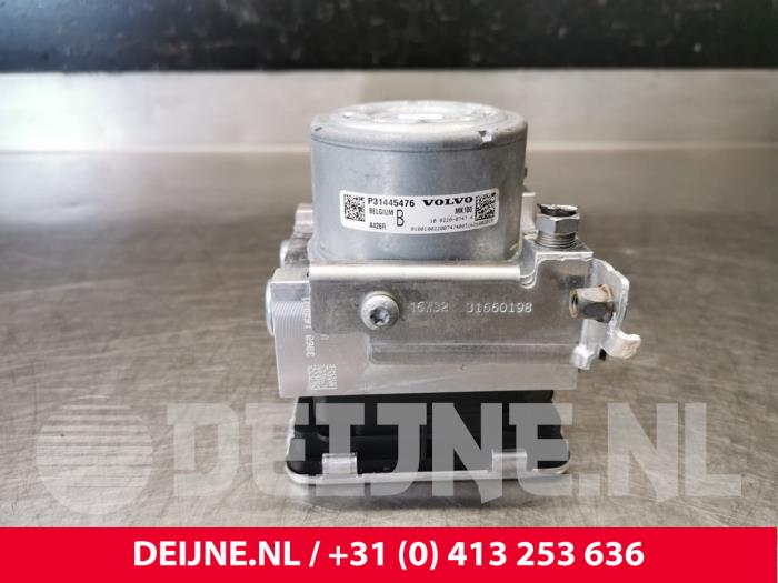 Bloc ABS d'un Volvo S90 II 2.0 D5 16V AWD 2017