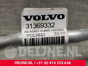 Usagé Tuyau de climatisation Volvo S90 II 2.0 D5 16V AWD Prix € 25,00 Règlement à la marge proposé par van Deijne Onderdelen Uden B.V.
