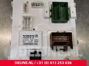 Używane Glówny modul elektroniczny Volvo S90 II 2.0 D5 16V AWD Cena € 200,00 Procedura marży oferowane przez van Deijne Onderdelen Uden B.V.
