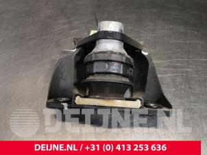 Usagé Support moteur Volvo S90 II 2.0 D5 16V AWD Prix € 85,00 Règlement à la marge proposé par van Deijne Onderdelen Uden B.V.