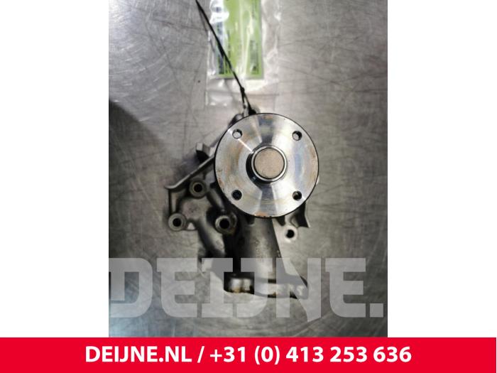 Begagnade Vattenpump Hyundai H200 Pris € 30,25 Inklusive moms erbjuds av van Deijne Onderdelen Uden B.V.