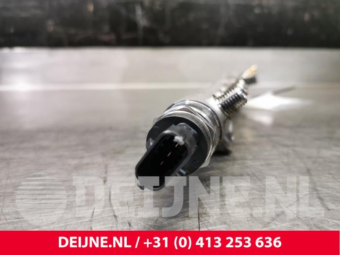 Fuel injector nozzle from a Volvo XC90 I  2008