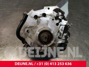 Used Mechanical fuel pump Volvo XC70 (SZ) XC70 2.4 D 20V Price on request offered by van Deijne Onderdelen Uden B.V.