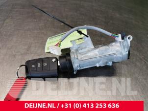 Used Ignition lock + key Volkswagen Golf VII (AUA) 1.6 TDI BlueMotion 16V Price € 125,00 Margin scheme offered by van Deijne Onderdelen Uden B.V.