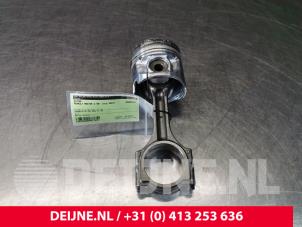 Used Piston Renault Master III (FD/HD) 2.5 dCi 120 FAP Price € 60,50 Inclusive VAT offered by van Deijne Onderdelen Uden B.V.
