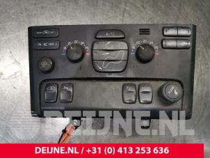 Gebrauchte Heizung Bedienpaneel Volvo XC90 I 2.4 D5 20V Preis € 50,00 Margenregelung angeboten von van Deijne Onderdelen Uden B.V.