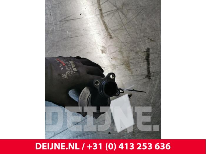 Oil fill pipe from a Volvo V70 (BW) 2.0 D3 20V 2011
