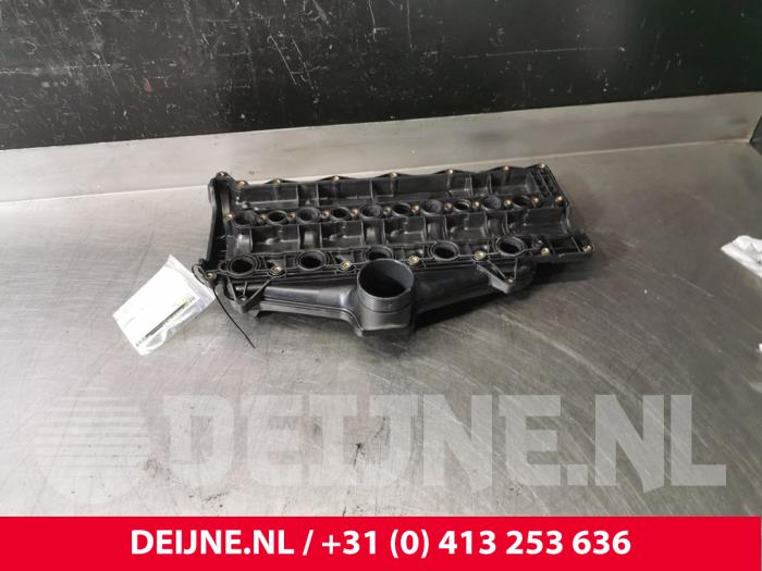 Rocker cover from a Volvo V70 2006
