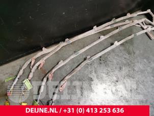 Używane Kurtyna lewa Porsche Cayenne (9PA) 4.5 S V8 32V Cena € 65,00 Procedura marży oferowane przez van Deijne Onderdelen Uden B.V.
