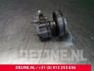 Usagé Pompe direction assistée Audi A4 (B7) Prix € 30,00 Règlement à la marge proposé par van Deijne Onderdelen Uden B.V.