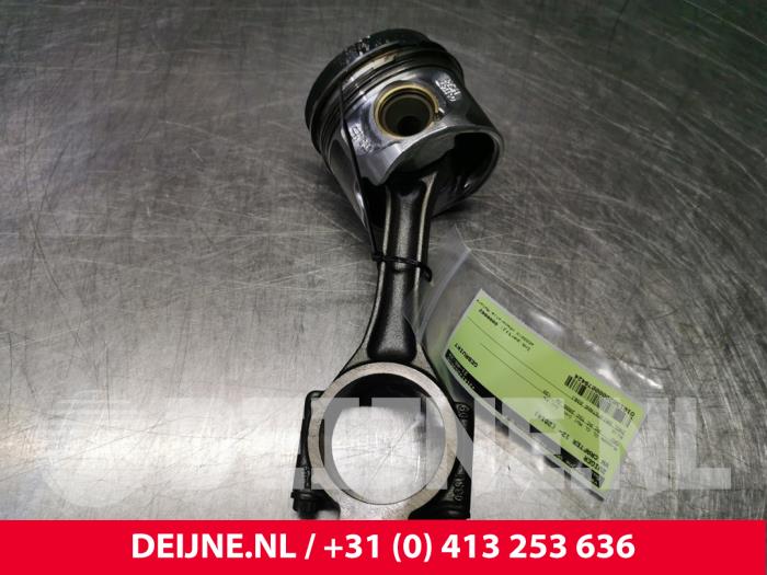 Usados Pistón Volkswagen Crafter Precio € 121,00 IVA incluido ofrecido por van Deijne Onderdelen Uden B.V.
