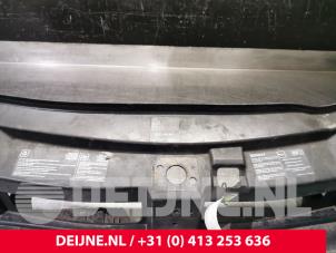 Front från en Renault Trafic New (FL) 1.9 dCi 100 16V 2003