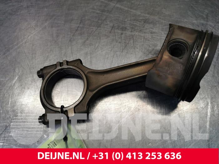 Used Piston Porsche Boxster (986) 2.5 24V Price € 80,00 Margin scheme offered by van Deijne Onderdelen Uden B.V.