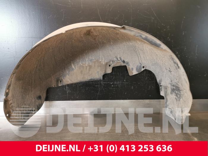 Używane Nadkole Porsche Cayenne (9PA) 4.5 S V8 32V Cena € 25,00 Procedura marży oferowane przez van Deijne Onderdelen Uden B.V.