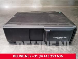 Used CD changer Porsche Cayenne (9PA) 4.5 S V8 32V Price on request offered by van Deijne Onderdelen Uden B.V.
