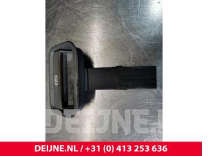 Used Parking brake lever Porsche Cayenne (9PA) 4.5 S V8 32V Price € 20,00 Margin scheme offered by van Deijne Onderdelen Uden B.V.