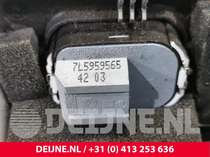 Interruptor de retrovisor de un Porsche Cayenne (9PA) 4.5 S V8 32V 2004
