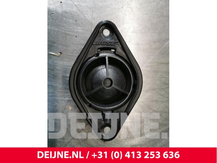 Używane Glosnik Porsche Cayenne (9PA) 4.5 S V8 32V Cena € 20,00 Procedura marży oferowane przez van Deijne Onderdelen Uden B.V.