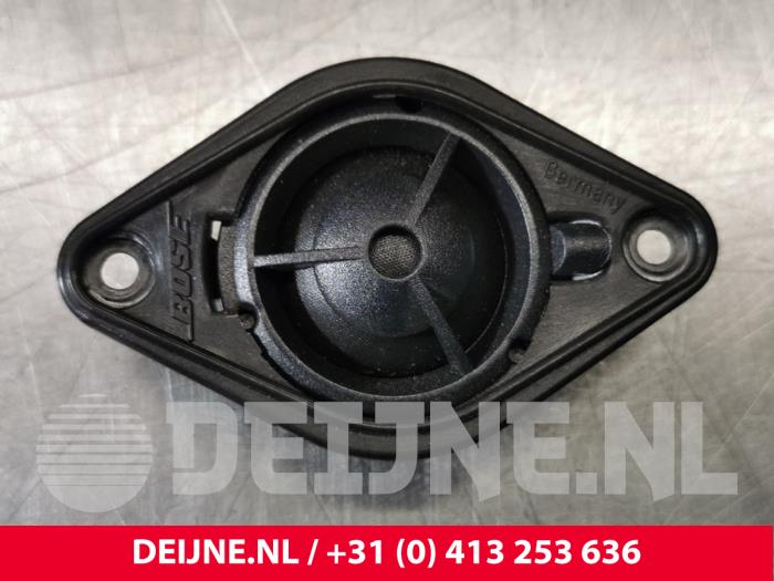 Używane Glosnik Porsche Cayenne (9PA) 4.5 S V8 32V Cena € 20,00 Procedura marży oferowane przez van Deijne Onderdelen Uden B.V.