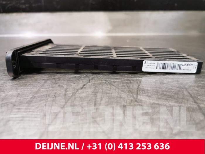Heating element from a Renault Clio IV (5R) 0.9 Energy TCE 90 12V 2015