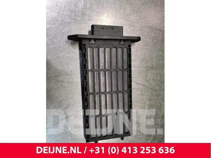 Heating element from a Renault Clio IV (5R) 0.9 Energy TCE 90 12V 2015