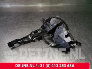 Used Rear door mechanism 4-door, right Ford C-Max (DXA) 1.6 SCTi 16V Price € 30,00 Margin scheme offered by van Deijne Onderdelen Uden B.V.