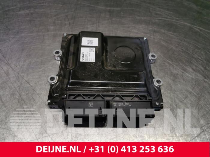 Engine management computer from a Volvo V60 II (ZW) 2.0 D3 16V 2019