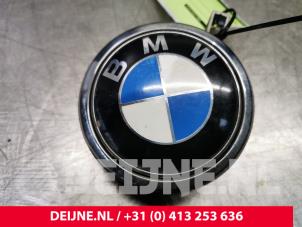 Used Tailgate handle BMW 1 serie (E87/87N) 120i 16V Price € 20,00 Margin scheme offered by van Deijne Onderdelen Uden B.V.