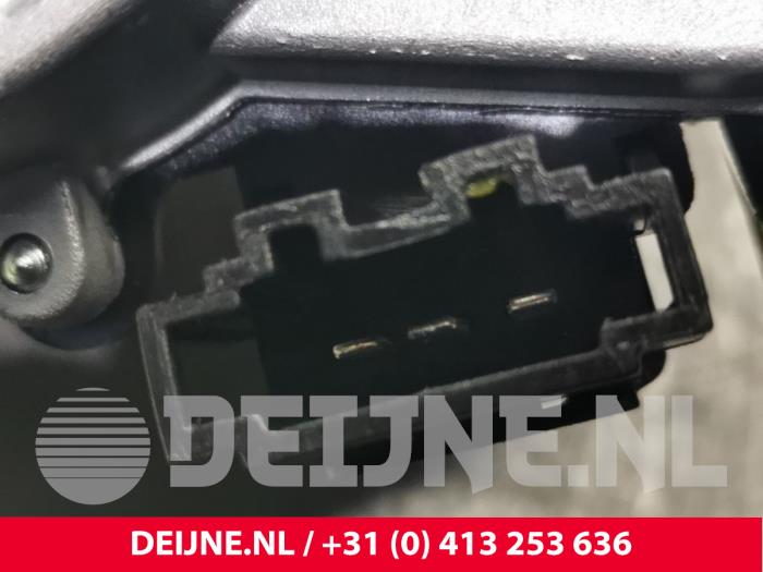 Scheibenwischermotor hinten van een Mercedes-Benz GLC (X253) 3.0 43 AMG V6 Turbo 4-Matic 2016