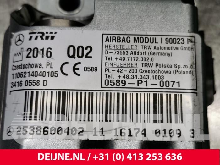 Poduszka powietrzna kolanowa z Mercedes-Benz GLC (X253) 3.0 43 AMG V6 Turbo 4-Matic 2016