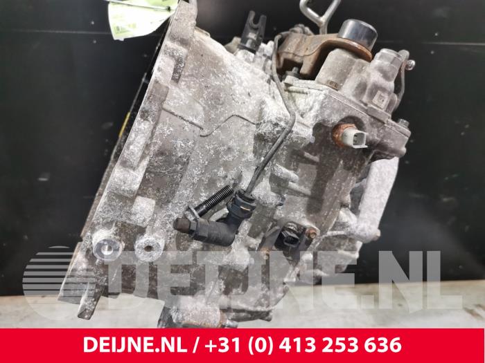 Used Gearbox Volvo V60 I (FW/GW) 2.0 D3 20V Price € 350,00 Margin scheme offered by van Deijne Onderdelen Uden B.V.