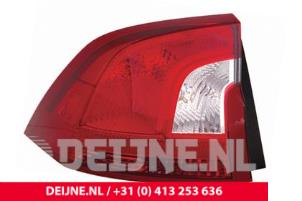 Neue Rücklicht links Volvo S60 Preis € 129,95 Mit Mehrwertsteuer angeboten von van Deijne Onderdelen Uden B.V.