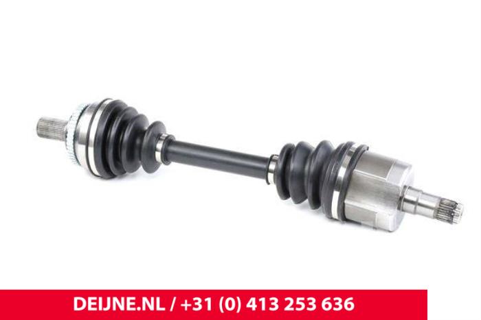 Front drive shaft, left from a Volvo V70 2001