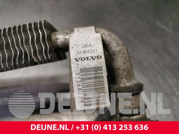 Radiateur d'un Volvo V60 I (FW/GW) 2.4 D6 20V AWD Twin Engine Plug-in Hybrid 2015