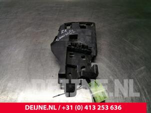 Used Rear bumper bracket, right Volvo V60 I (FW/GW) 2.0 D4 16V Price on request offered by van Deijne Onderdelen Uden B.V.