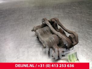 Usagé Etrier de frein arrière gauche Nissan Atleon Prix € 242,00 Prix TTC proposé par van Deijne Onderdelen Uden B.V.