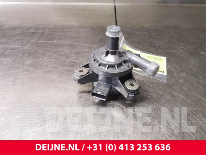 Begagnade Extra vattenpump Volvo V60 I (FW/GW) 2.4 D6 20V AWD Twin Engine Plug-in Hybrid Pris € 100,00 Marginaltabell erbjuds av van Deijne Onderdelen Uden B.V.