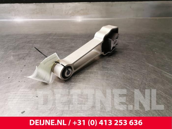 Usagé Support moteur Volvo V60 I (FW/GW) 2.4 D6 20V AWD Twin Engine Plug-in Hybrid Prix € 25,00 Règlement à la marge proposé par van Deijne Onderdelen Uden B.V.