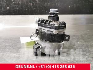 Usados Bomba de agua adicional Volvo V60 I (FW/GW) 2.4 D6 20V AWD Twin Engine Plug-in Hybrid Precio € 100,00 Norma de margen ofrecido por van Deijne Onderdelen Uden B.V.