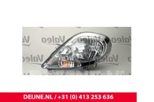 Nowe Reflektor lewy Opel Vivaro Cena € 133,10 Z VAT oferowane przez van Deijne Onderdelen Uden B.V.
