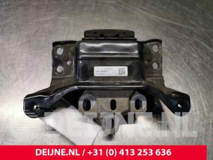 Usagé Support moteur Volkswagen Golf VII (AUA) 1.4 GTE 16V Prix € 24,00 Règlement à la marge proposé par van Deijne Onderdelen Uden B.V.
