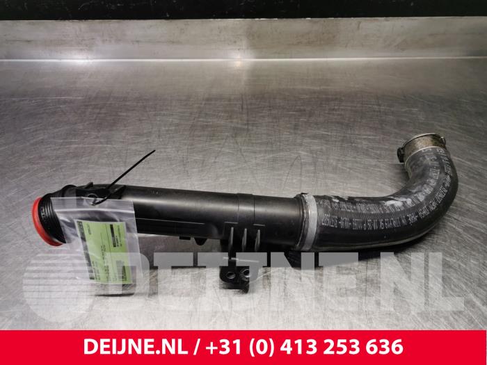 Intercooler hose from a Volvo XC60 I (DZ) 2.4 D5 20V AWD Geartronic 2015