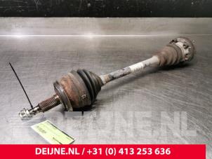 Used Front drive shaft, left Volkswagen Transporter T5 1.9 TDi Price € 60,50 Inclusive VAT offered by van Deijne Onderdelen Uden B.V.
