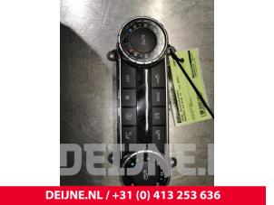 Usados Panel de control de calefacción Mercedes GLE (W166) 250d 2.0 Precio € 150,00 Norma de margen ofrecido por van Deijne Onderdelen Uden B.V.