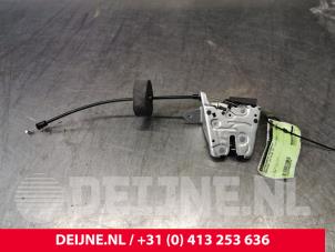 Gebrauchte Schließmechanik Heckklappe Mercedes GLE (W166) 250d 2.0 Preis € 40,00 Margenregelung angeboten von van Deijne Onderdelen Uden B.V.