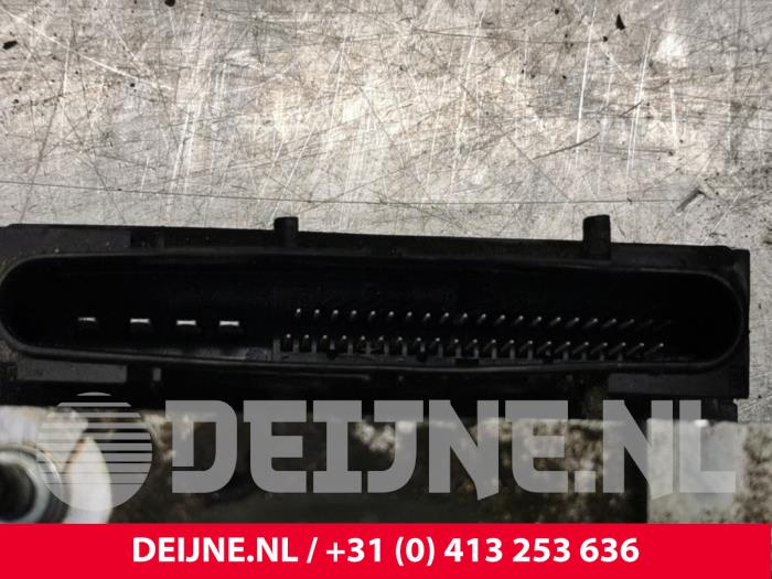 Usagé Bloc ABS Iveco New Daily III 35C17,S17 Prix € 181,50 Prix TTC proposé par van Deijne Onderdelen Uden B.V.