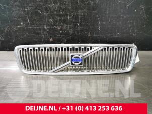 Used Grille Volvo V70 (SW) 2.4 T 20V Price € 50,00 Margin scheme offered by van Deijne Onderdelen Uden B.V.