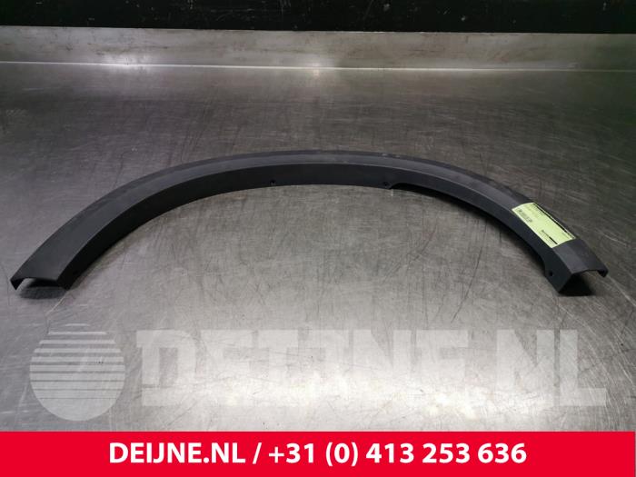 Rear wheel arch trim